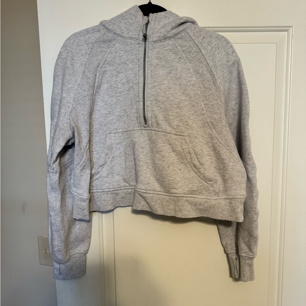 Lululemon cropped scuba M/L